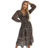 Numoco WILD Delší šifonové šaty s výstřihem, volány a páskem - leopardí potisk 505-1 (Velikost UNI, Barva Černá)