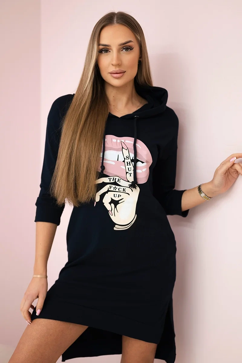 Šaty s dlhším chrbtom a farebnou khaki potlačou Farba: Modrá - tmavo, Veľkosť: UNI