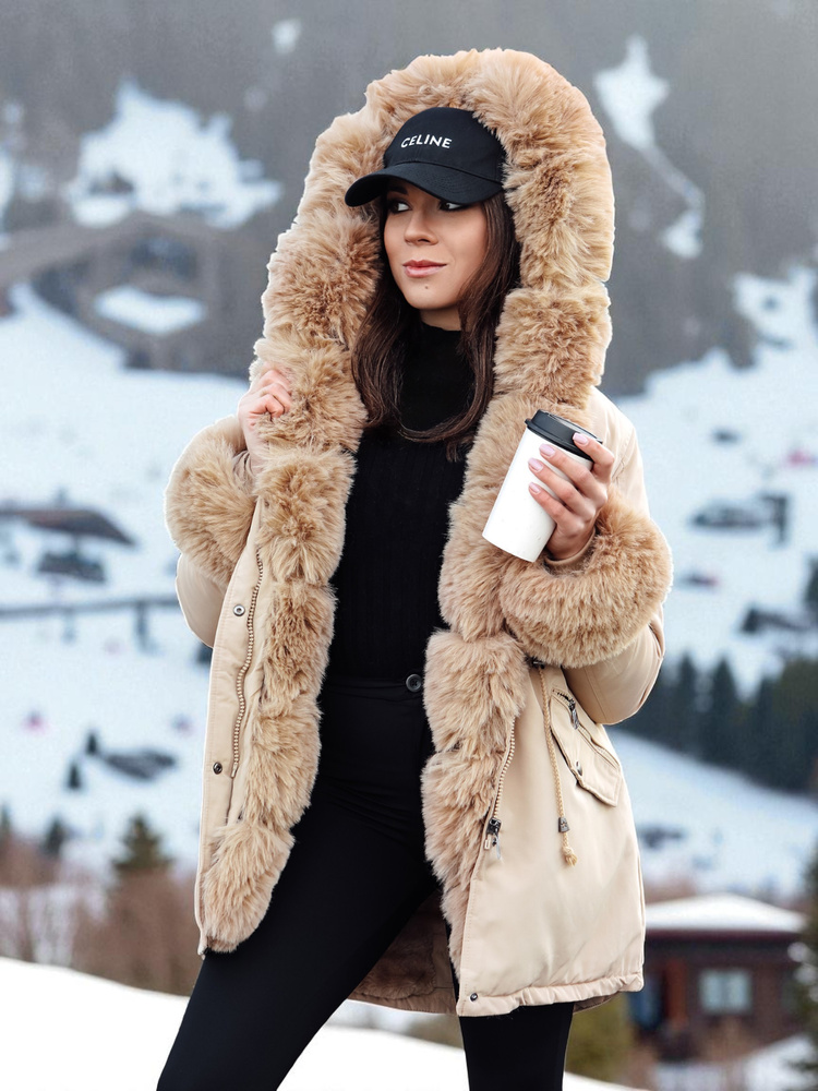 Dámska bunda s kapucňou a kožúškom CHARMFUR Dstreet TY4768 Farba: Béžová, Veľkosť: S