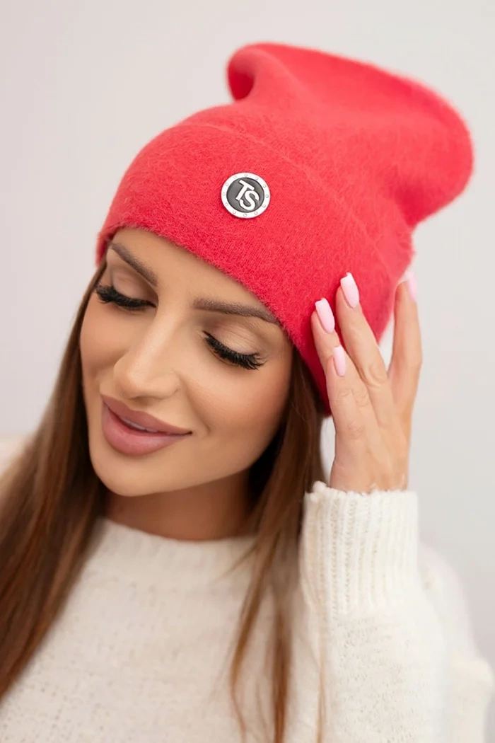 Dámska mäkká čiapka z alpaky s ozdobnou doštičkou Farba: Červená, Veľkosť: UNI