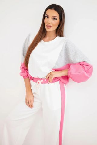 Nový dámský teplákový komplet Kesi v nabídce. ✨ Volná mikina s nízkou linií ramen a elastickými manžetami ✨ Moderní...