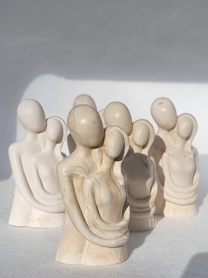 VYPREDANÉ / Zaľúbené sošky