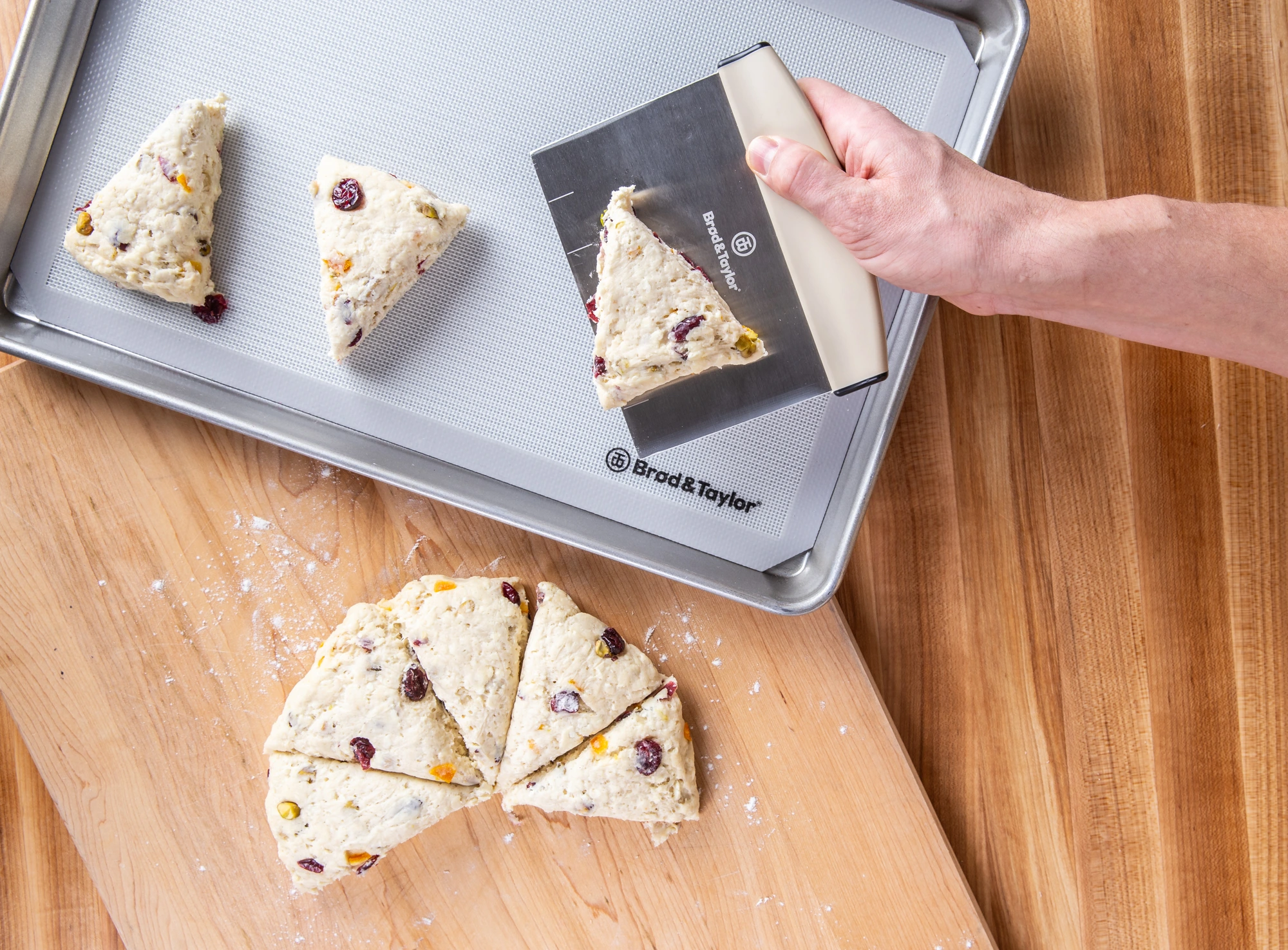 Nůž na těsto detail