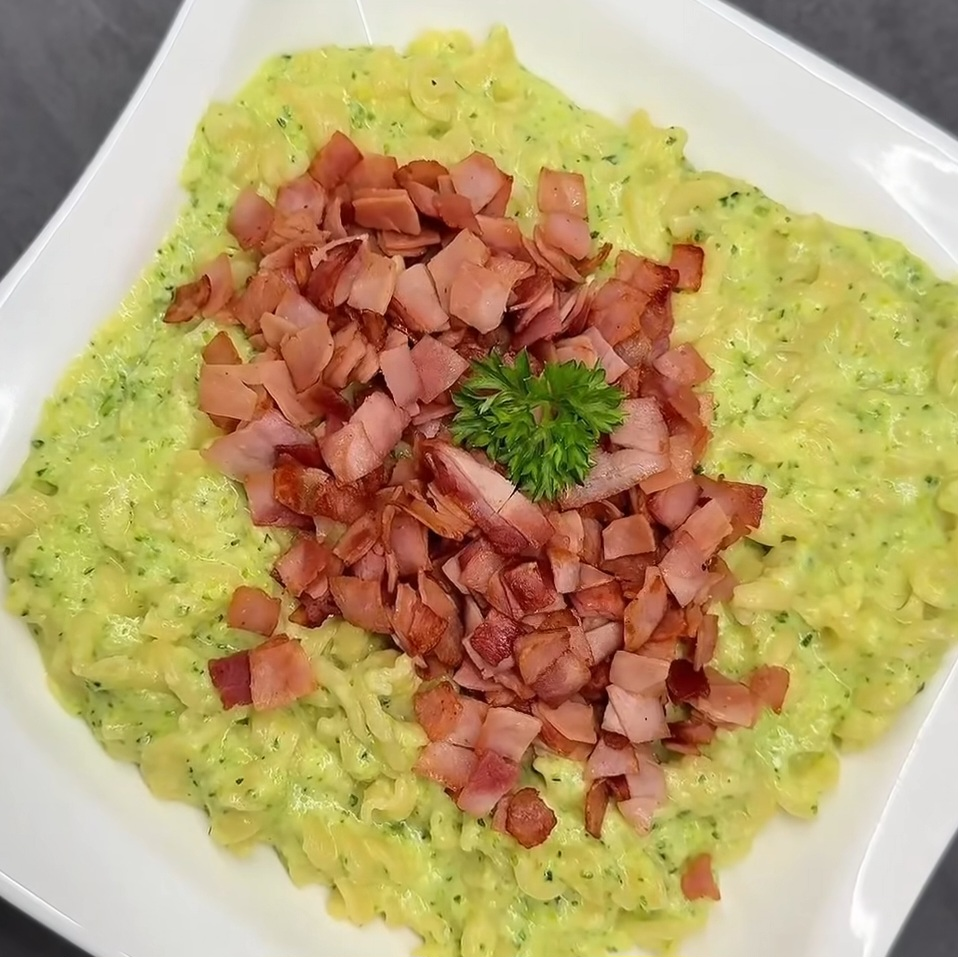 #Těstoviny s cuketovou omáčkou