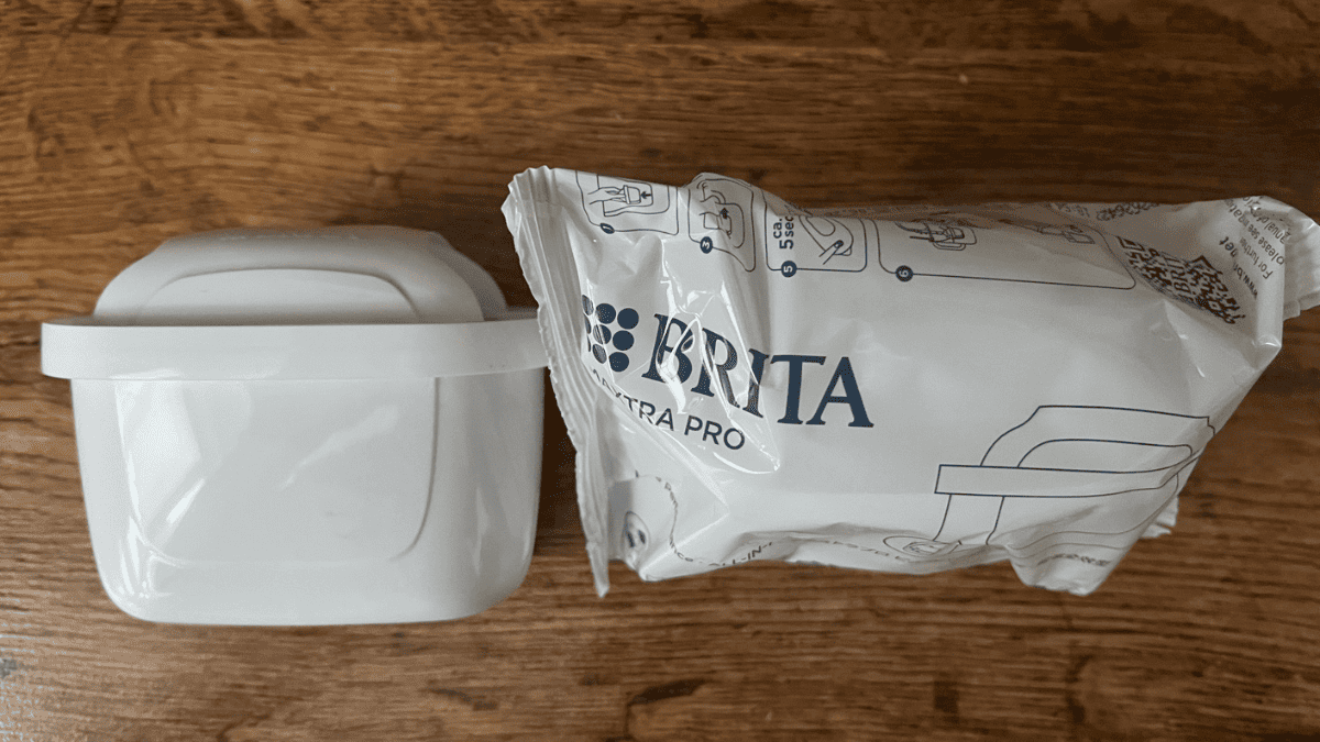 Originální filtrační patrona BRITA MAXTRA PRO Pure Performance a její obal během našeho testování