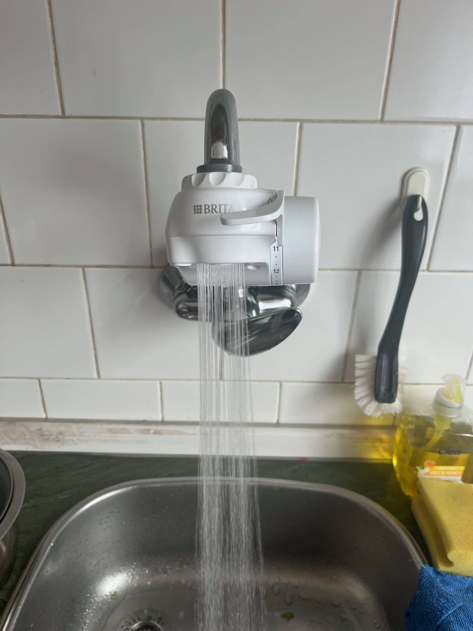 BRITA ON TAP V v režimu nefiltrované sprchy