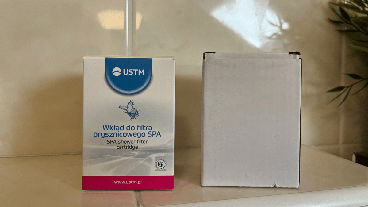 Dvě balení náhradní vložky USTM FCWFSH-S – potištěná krabička a bílá nepotištěná krabička