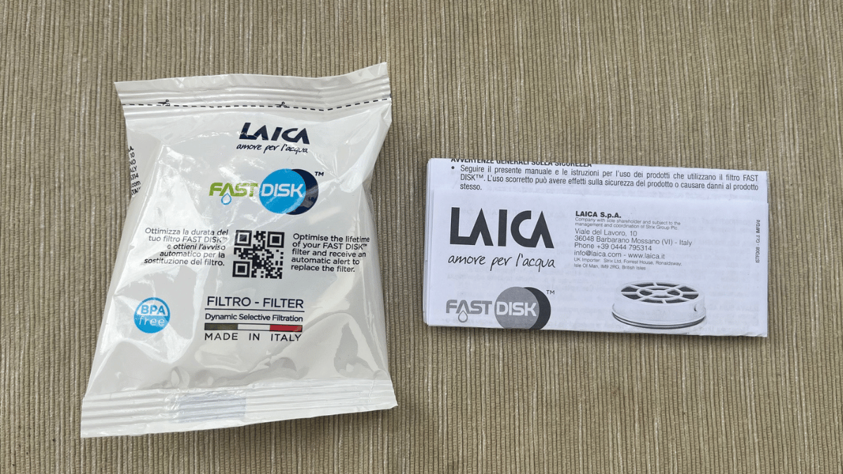 Nový filtr LAICA FAST DISK v samostatném balení s QR kódem a přiloženým návodem
