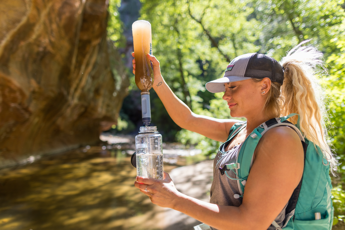 LifeStraw Peak Series Solo – Pink Lemonade, outdoor použití