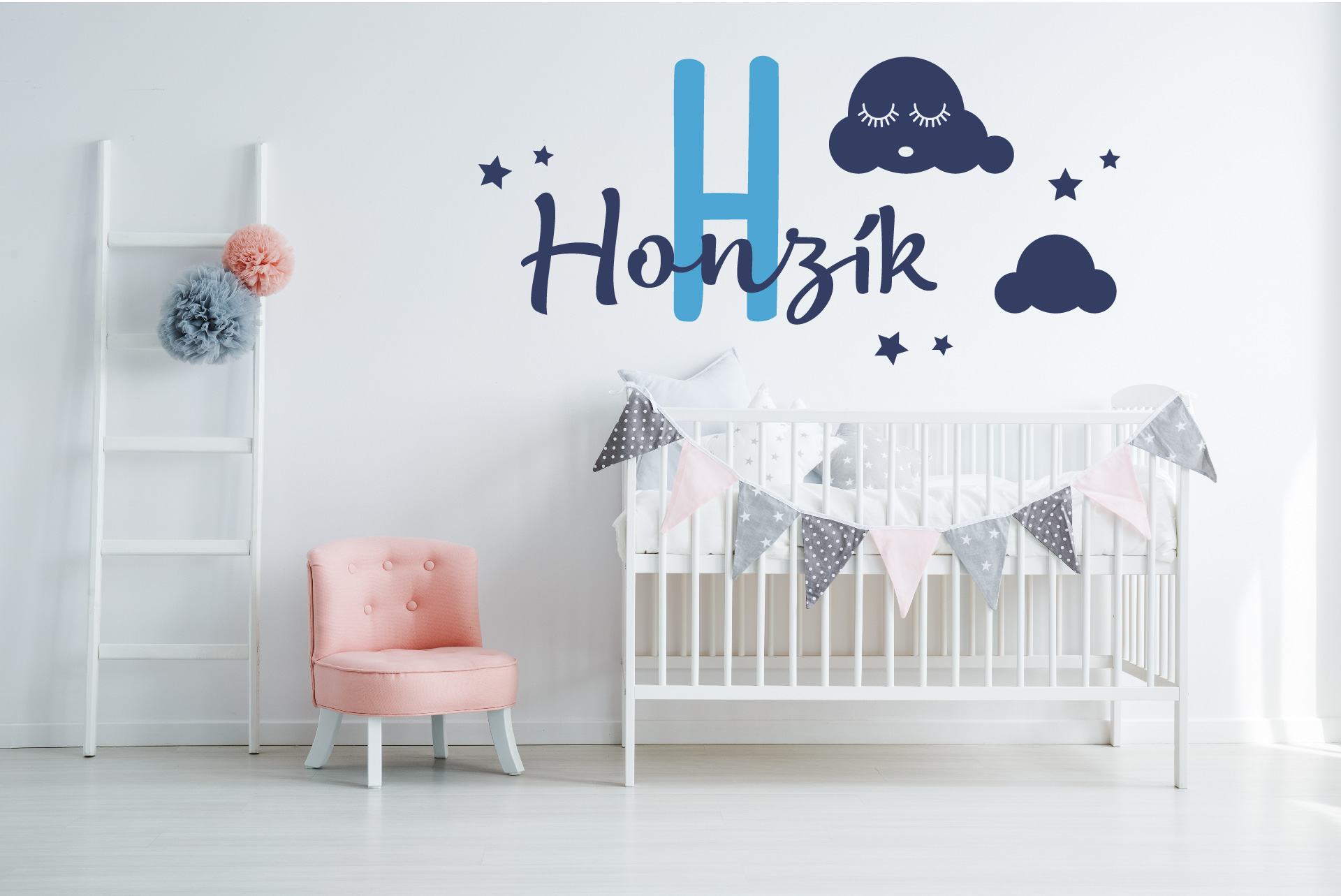 Lepy.sk Samolepka pre bábätká Mraky + meno pre chlapcov Kombinácia farieb: Ľadová modrá + tmavo modrá, Velikost vzoru po nalepení: 55x26cm