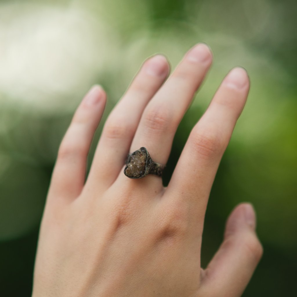 Prsten se záhnědou