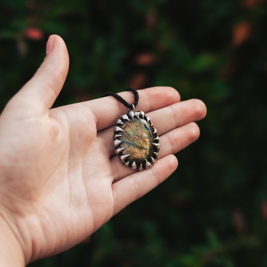 Přívěsek s labradoritem