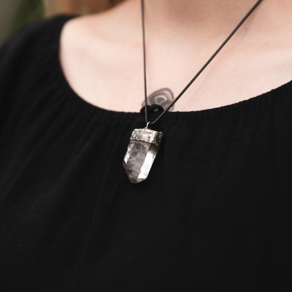 Přívěsek s křišťálem