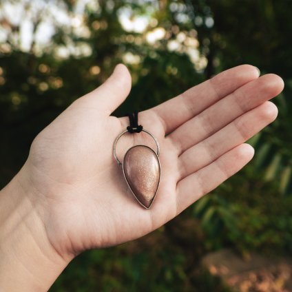 Přívěsek se slunečním kamenem