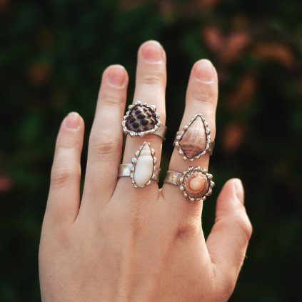 Prsten s mušlí-varianty
