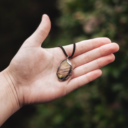 Přívěsek s labradoritem