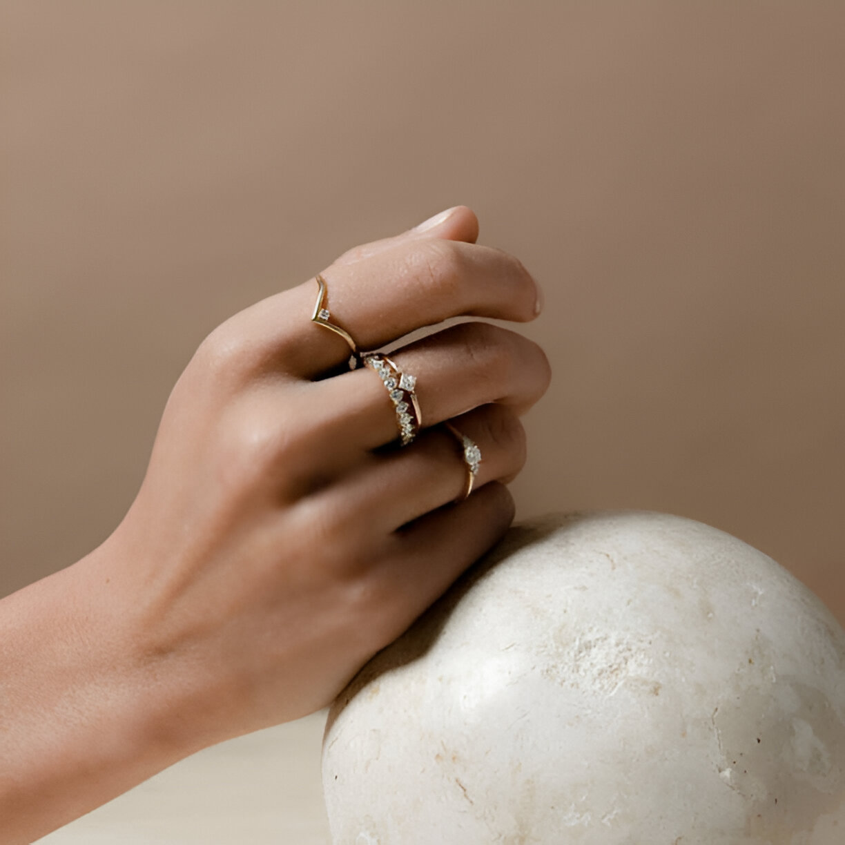 Symbolika prsteňov: Na aký prst sa hodí aký prsteň?