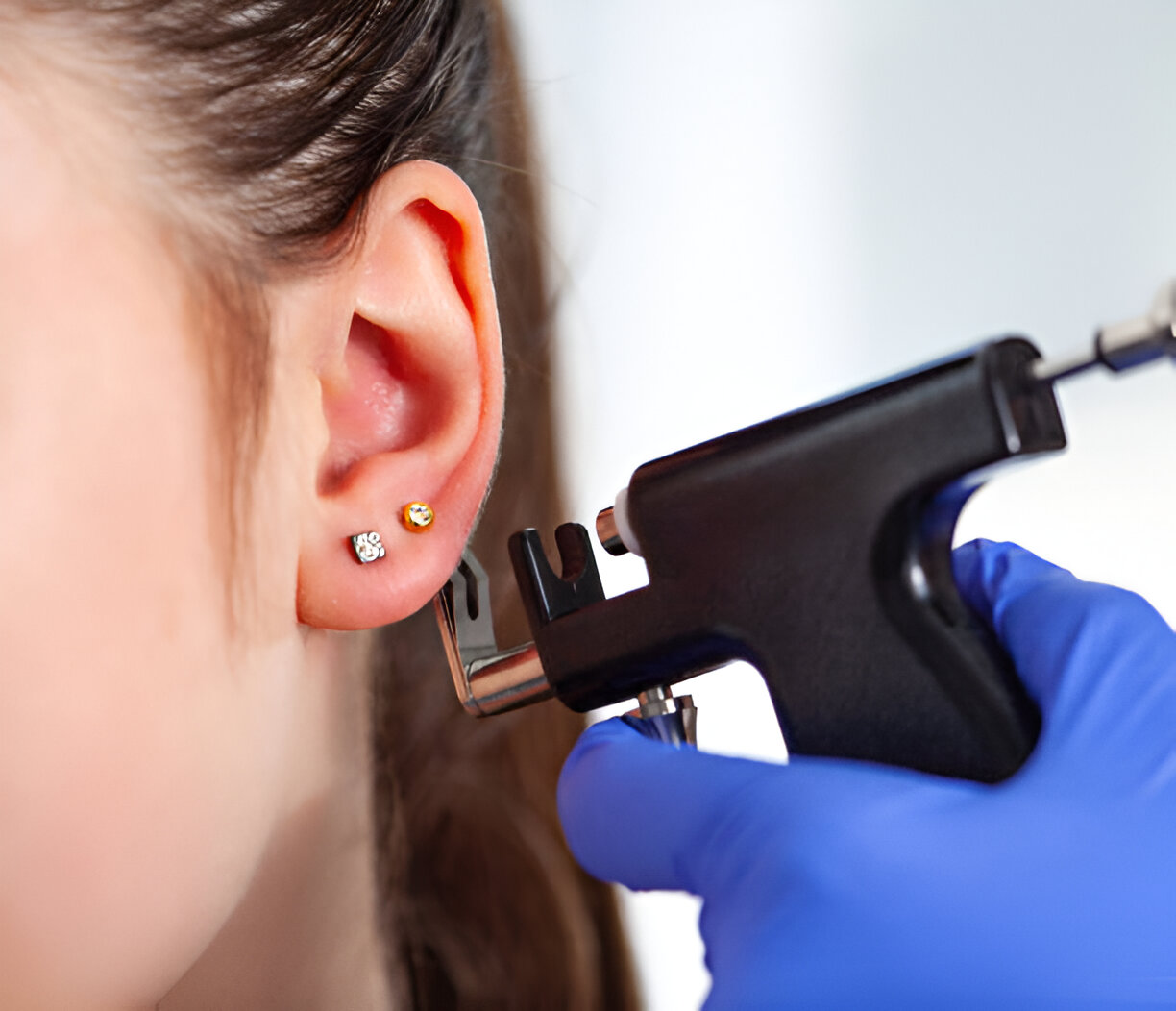 Nastreľovanie náušníc