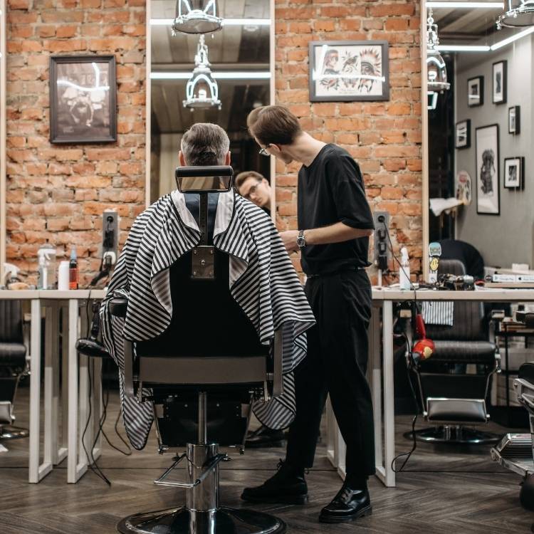Kadernícka obuv: Komfort a štýl na každý deň v salóne