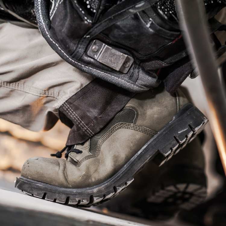 protismykova-bezpecnostna-obuv-clanok-lesnyobuvnik