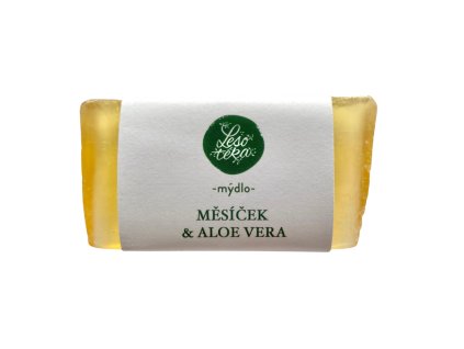 Měsícek a aloe bíleé pozadí