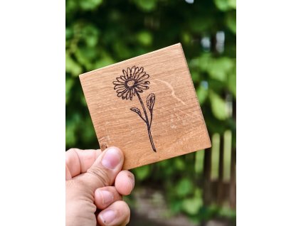 Podtácek dřevěný KOPRETINA