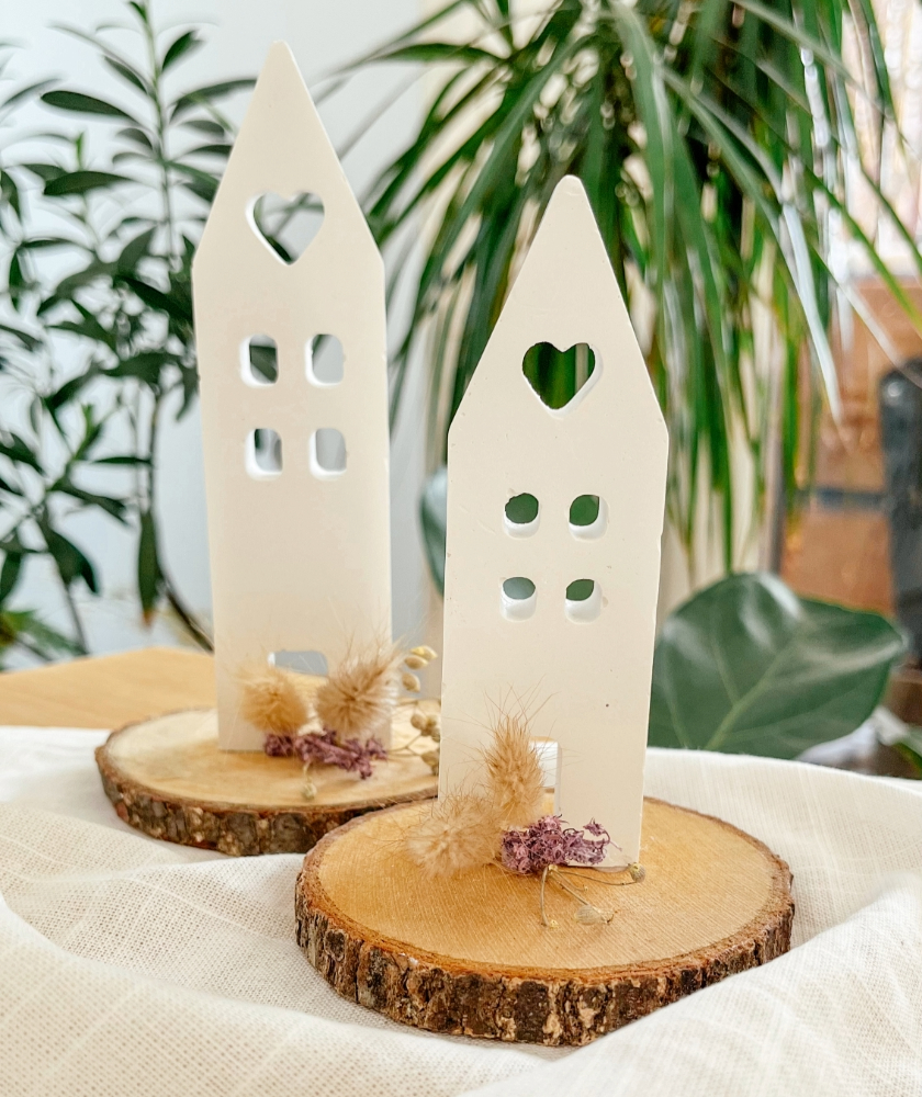 KREATÍV DIY ÚTMUTATÓ: RAYSIN HÁZIKÓK FAKORONGON