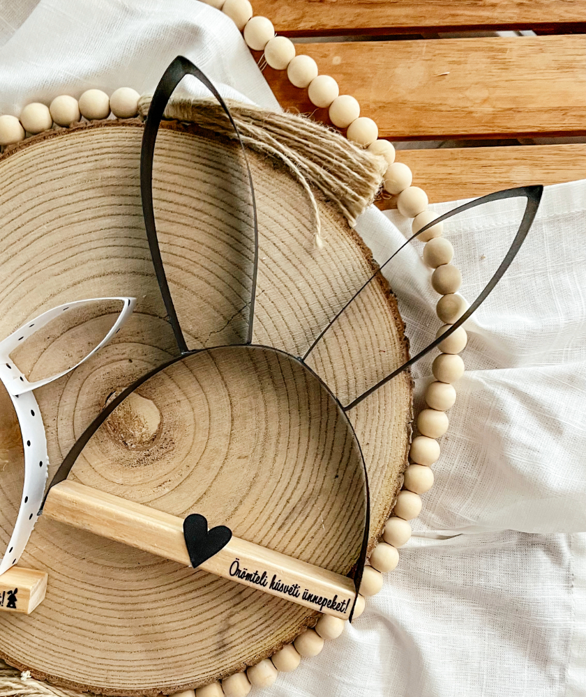 KREATÍV DIY ÚTMUTATÓ: MODERN HÚSVÉTI NYUSZIDEKORÁCIÓ FEKETE KARTONBÓL