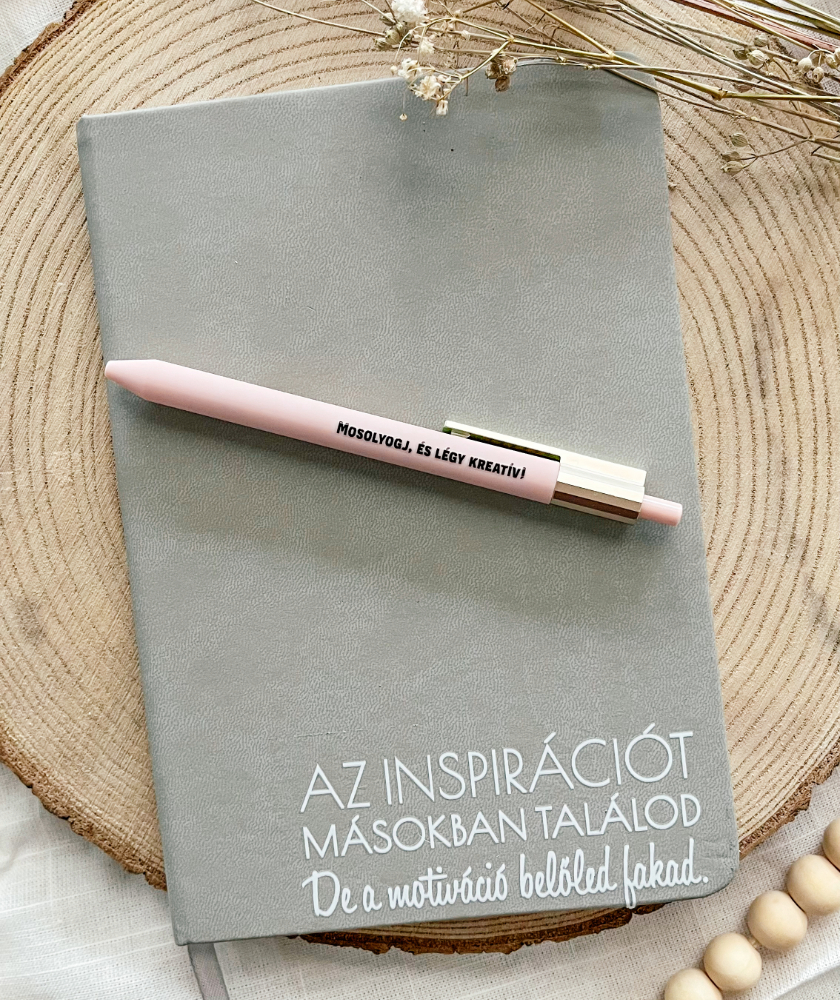 KREATÍV DIY ÚTMUTATÓ –  MOTIVÁCIÓS NOTESZEK ÉS TOLLAK – EGYEDI AJÁNDÉKOK INSPIRÁCIÓVAL
