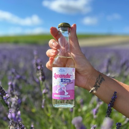 LevanduFrízo do kapsy - vinný nápoj 200 ml Užijte si vlnu levandule