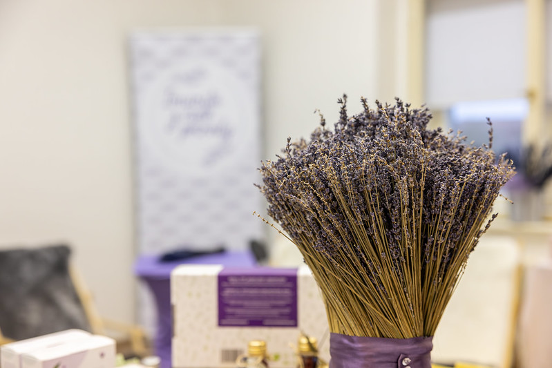 Jsme součástí odborného světa a vědy. Pracujeme s fakty.