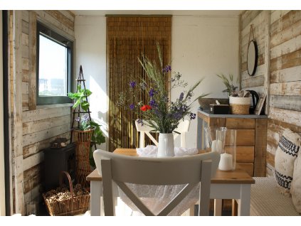 Tiny house accomodation in the Lavander fields and with a pure natural scenery
