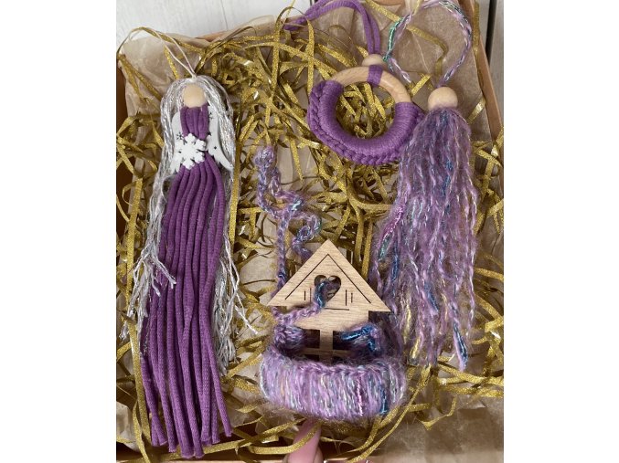Vánoční ozdoby macrame fialová s andělkou