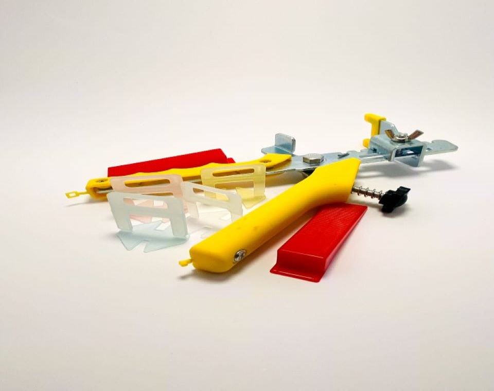 KLIEŠTE NA DLAŽBU A OBKLADY