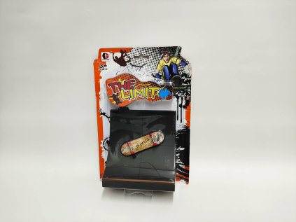 Skateboard prstový šroubovací s rampou plast mix druhů na kartě 20x29x7cm
