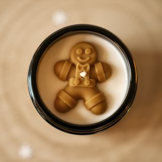 ✨Naše vonné svíčky přinášejí do Vašeho domova nejen teplo a pohodu, ale i nezaměnitelnou vánoční atmosféru.🎄 Každá z nich...