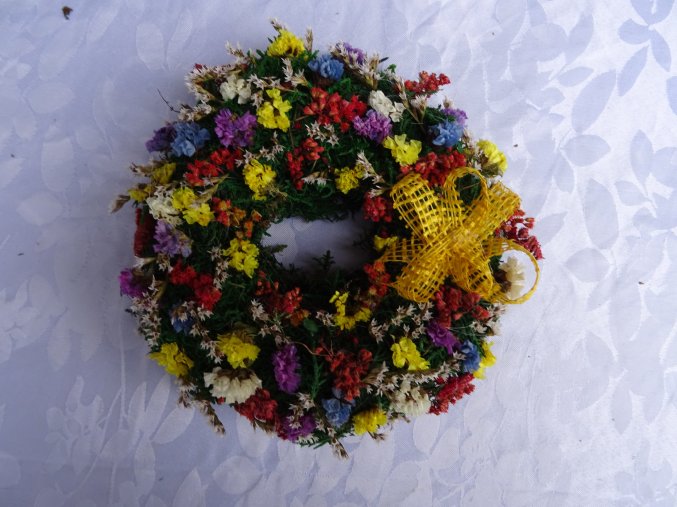 MECHOVÝ VĚNEČEK MALÝ - JUTOVÁ MAŠLE ŽLUTÁ