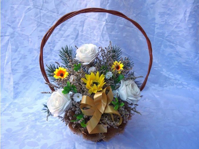 Košíček ze štětky soukenické - přírodní - zdobený umělými květy