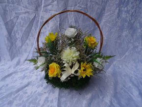 MECHOVÝ KOŠÍK VELKÝ - ZDOBENÝ UMĚLÝMI RŮŽEMI A SLUNEČNICEMI