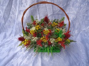 KOŠÍK SE ŠTĚTKOU SOUKENICKOU S UMĚLÝM CHVOJÍM - ZELENÁ JUTOVÁ MAŠLE