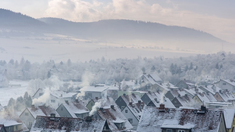 Obce mohou zakázat provoz kotlů na pevná paliva tříd 1 a 2, ale i lokálních topidel