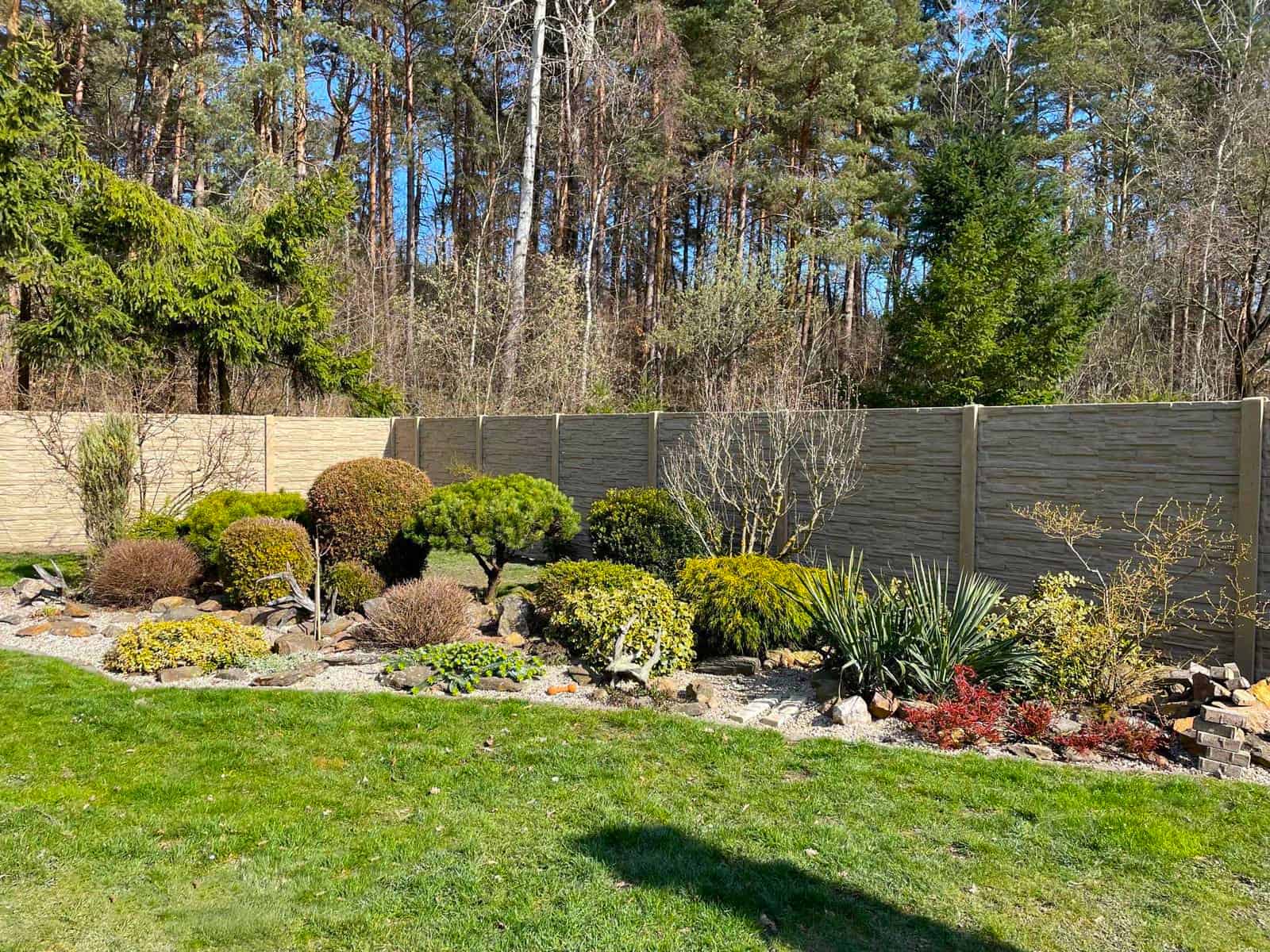 Nevýhody betonových plotů