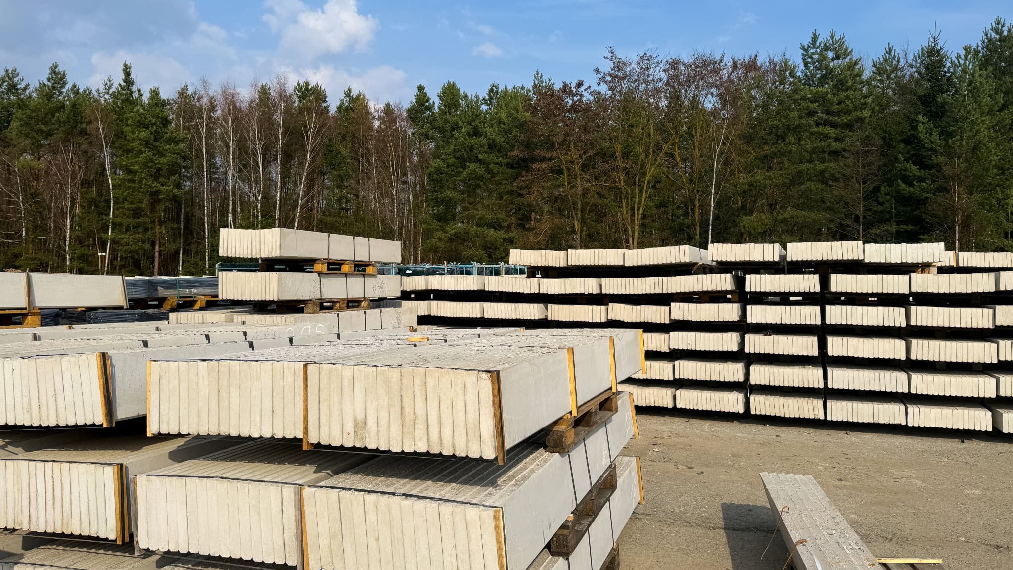 Centrální pobočka a hlavní sklad Ledce u Plzně – Ploty Dobrý