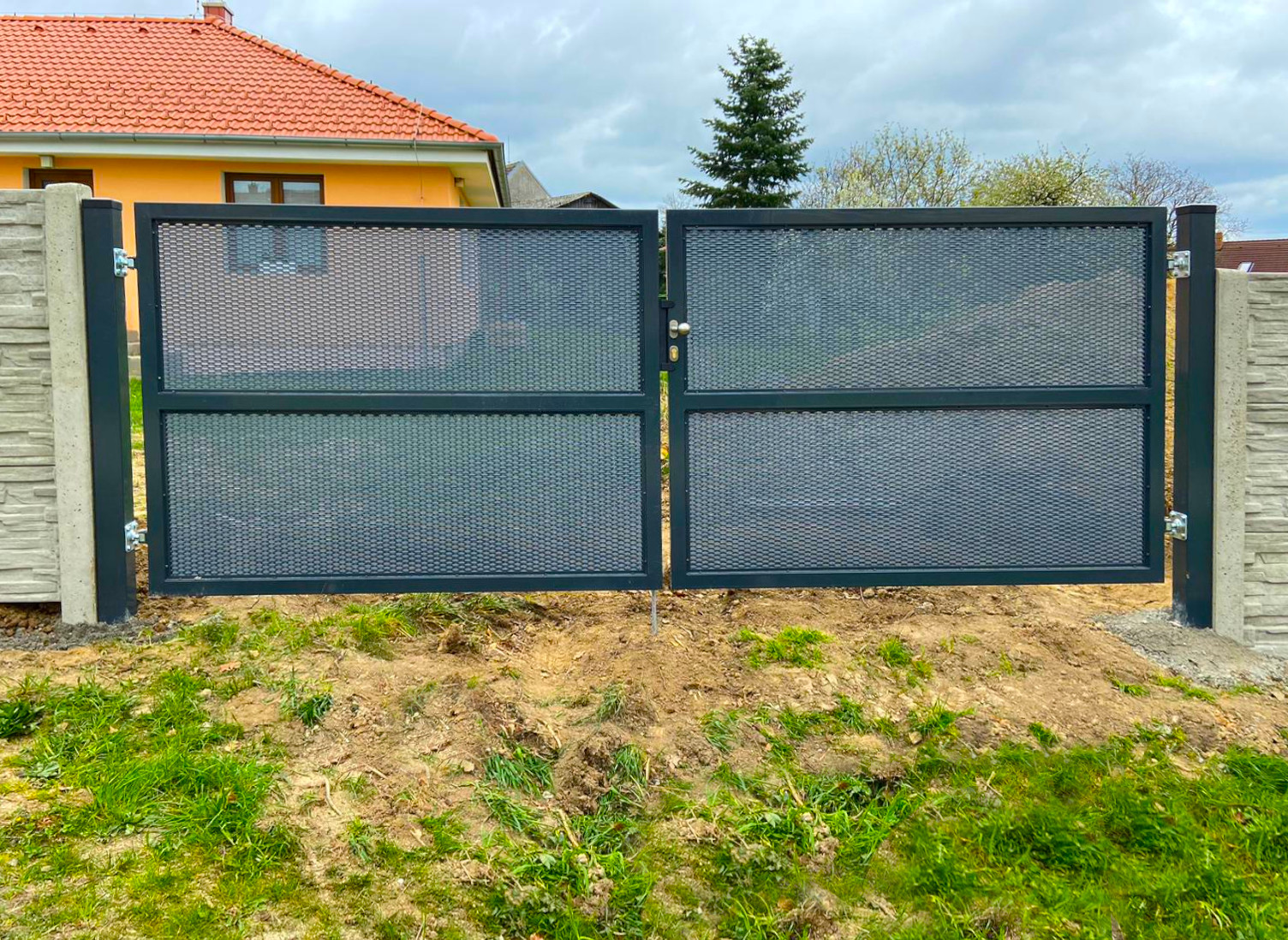 Fotografie brána Ploty Dobrý