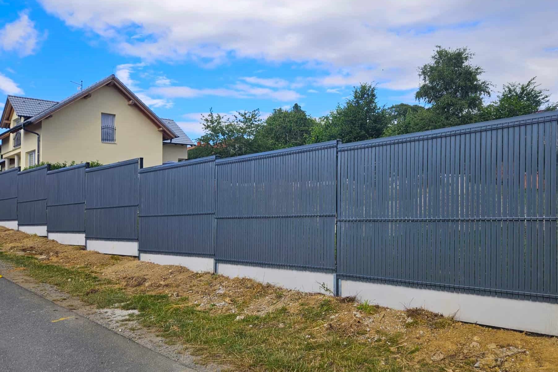 Oplocení pozemku – Ploty Dobrý