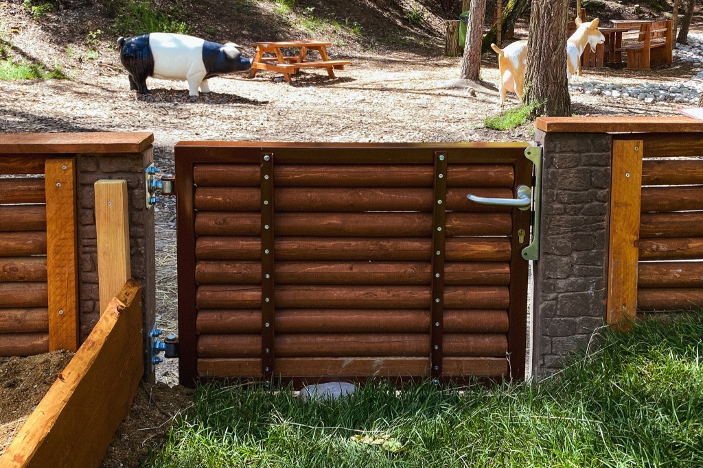 Fotografie brána Ploty Dobrý