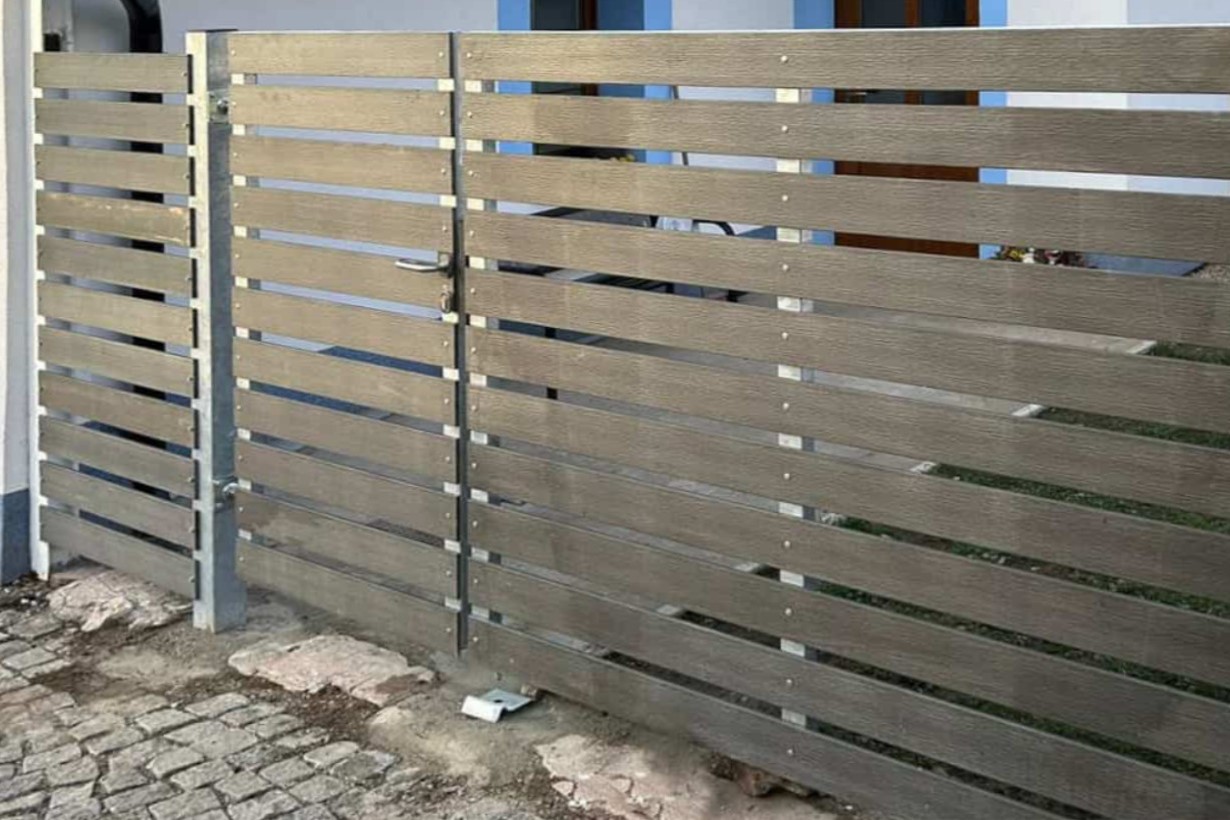 Fotografie brána Ploty Dobrý