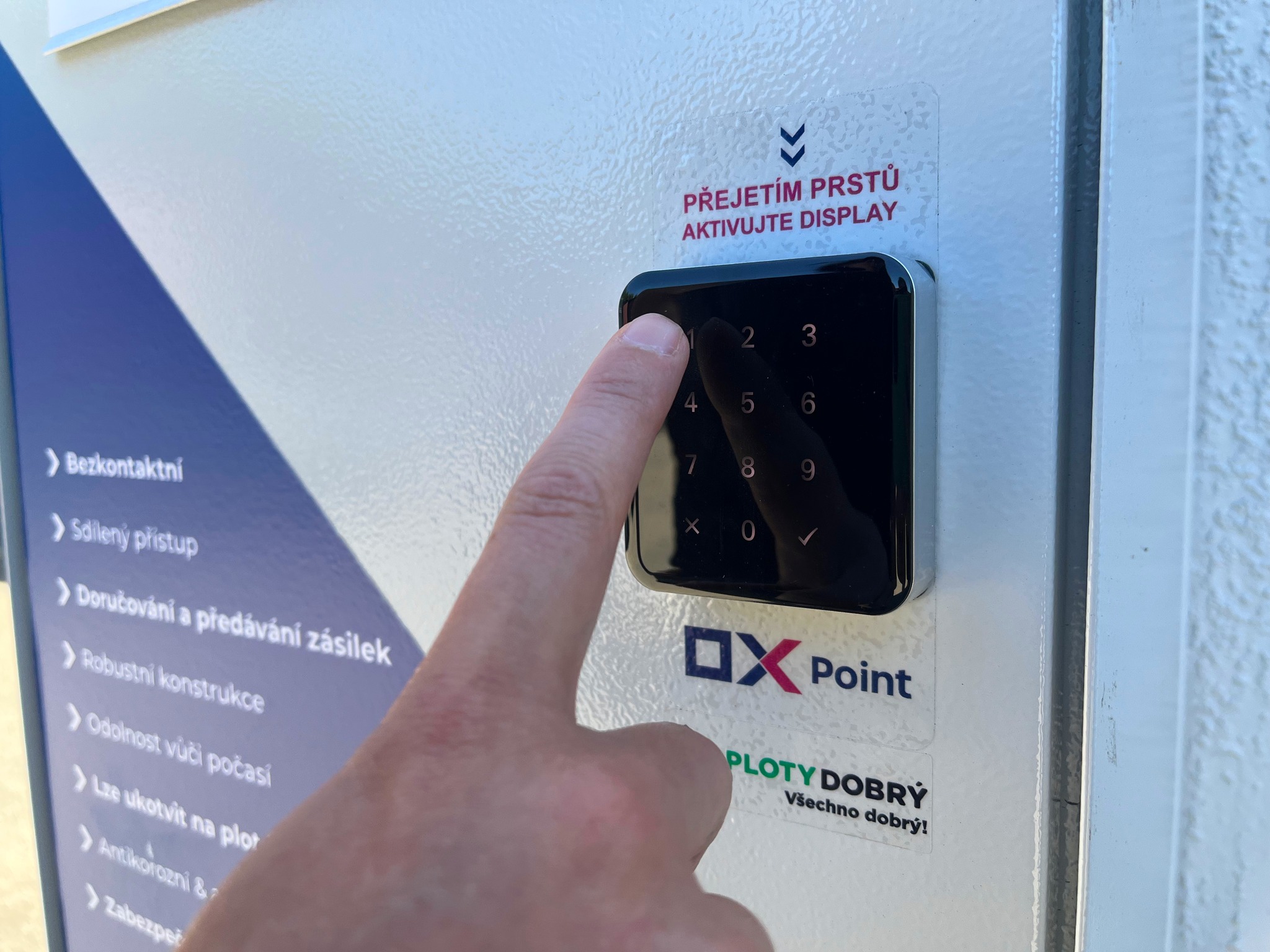 Fotografie – chytrý box na balíky – Ploty Dobrý