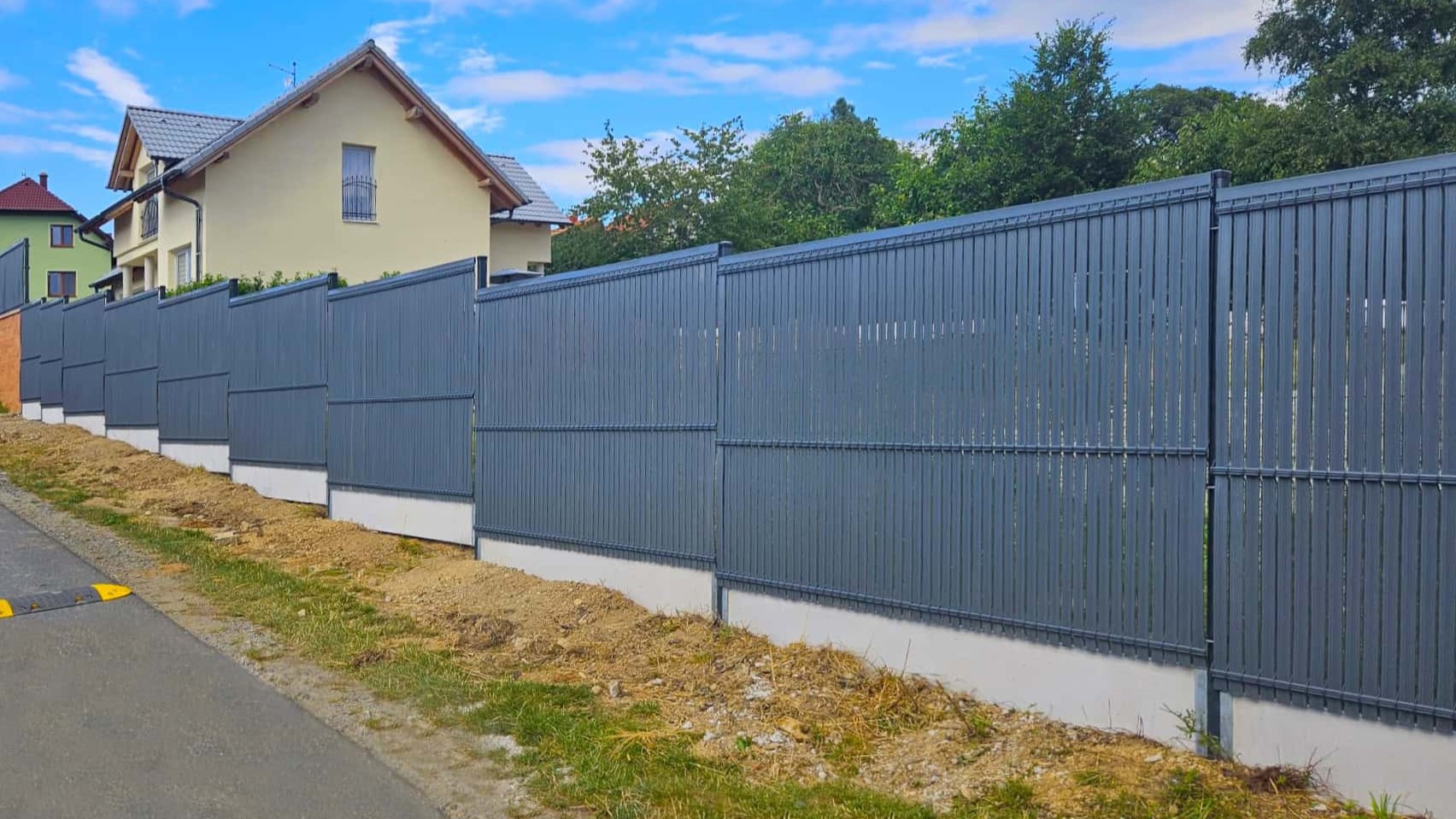 Plotové panely a plastová výplň – Ploty Dobrý