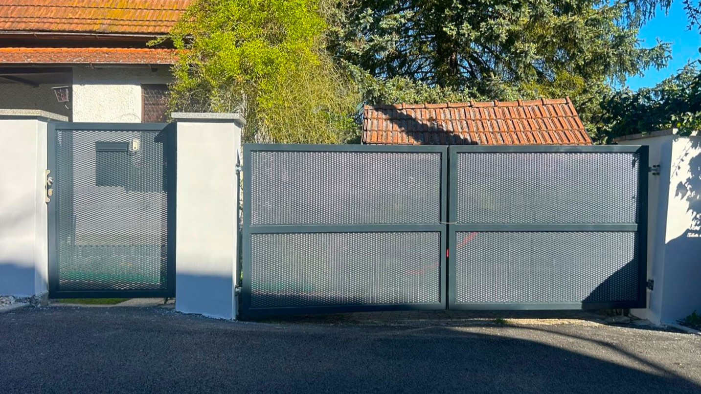 Brána s pohonem – Ploty Dobrý